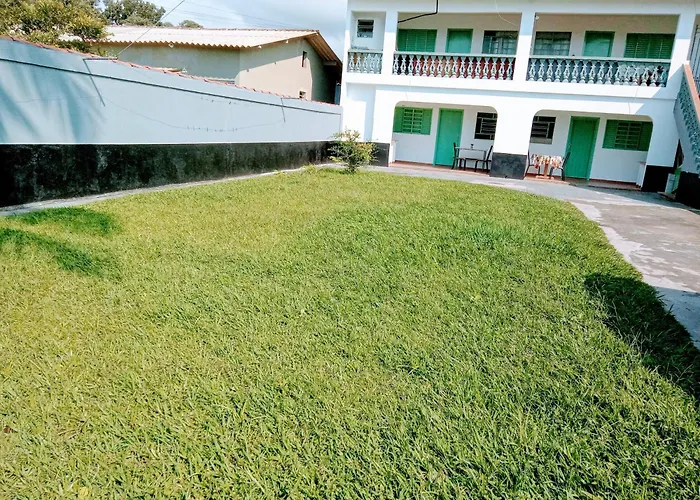 KITNET BERTIOGA - Centro - Wi-fi - Garagem - Cozinha - saída 15h Apartamento